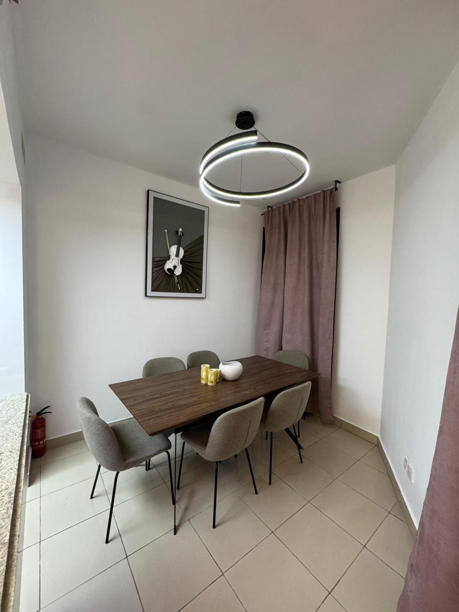 Apartment On Marina